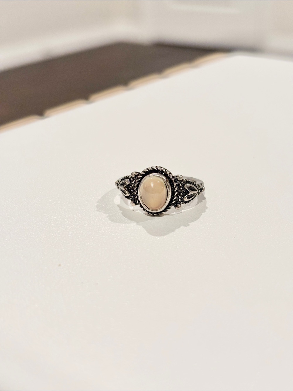 Vintage Ring Silver Tone Oval Cream Stone Filigree Band Delicate Size 10
